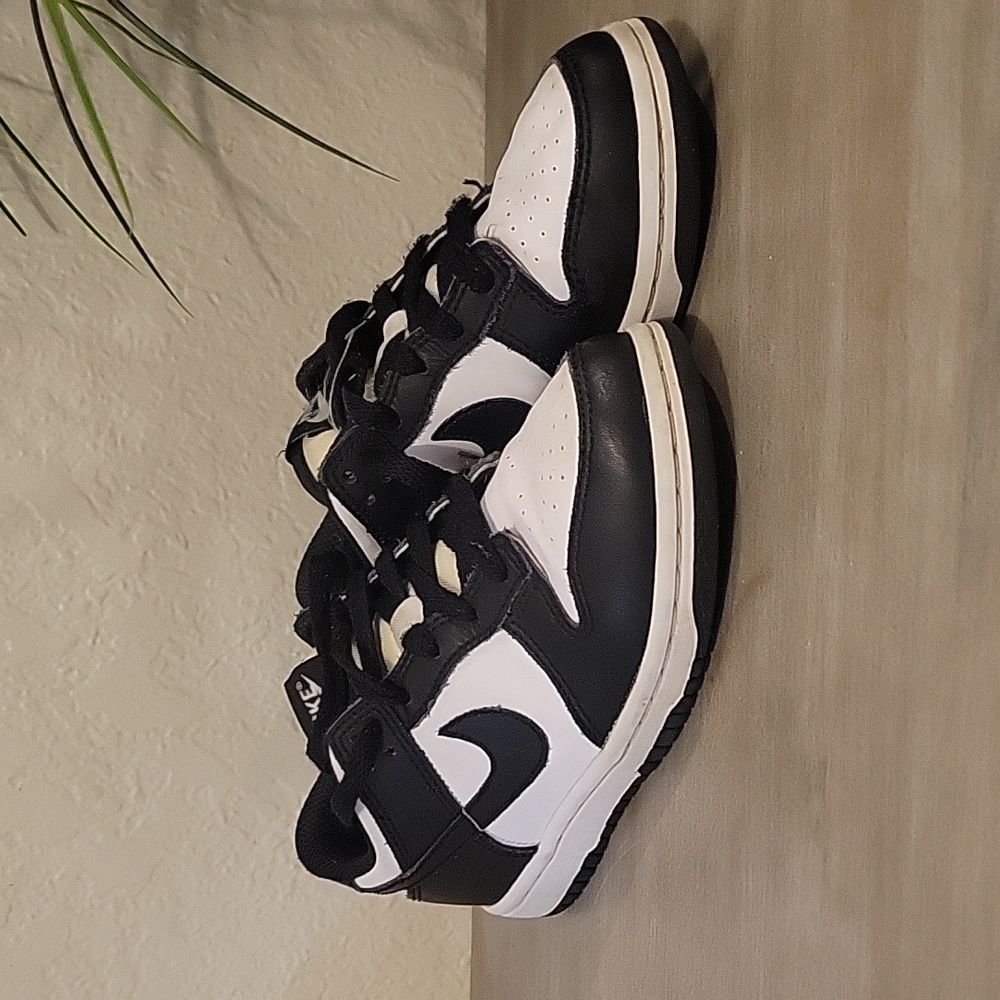 Nike Panda Dunks Girls 1Y